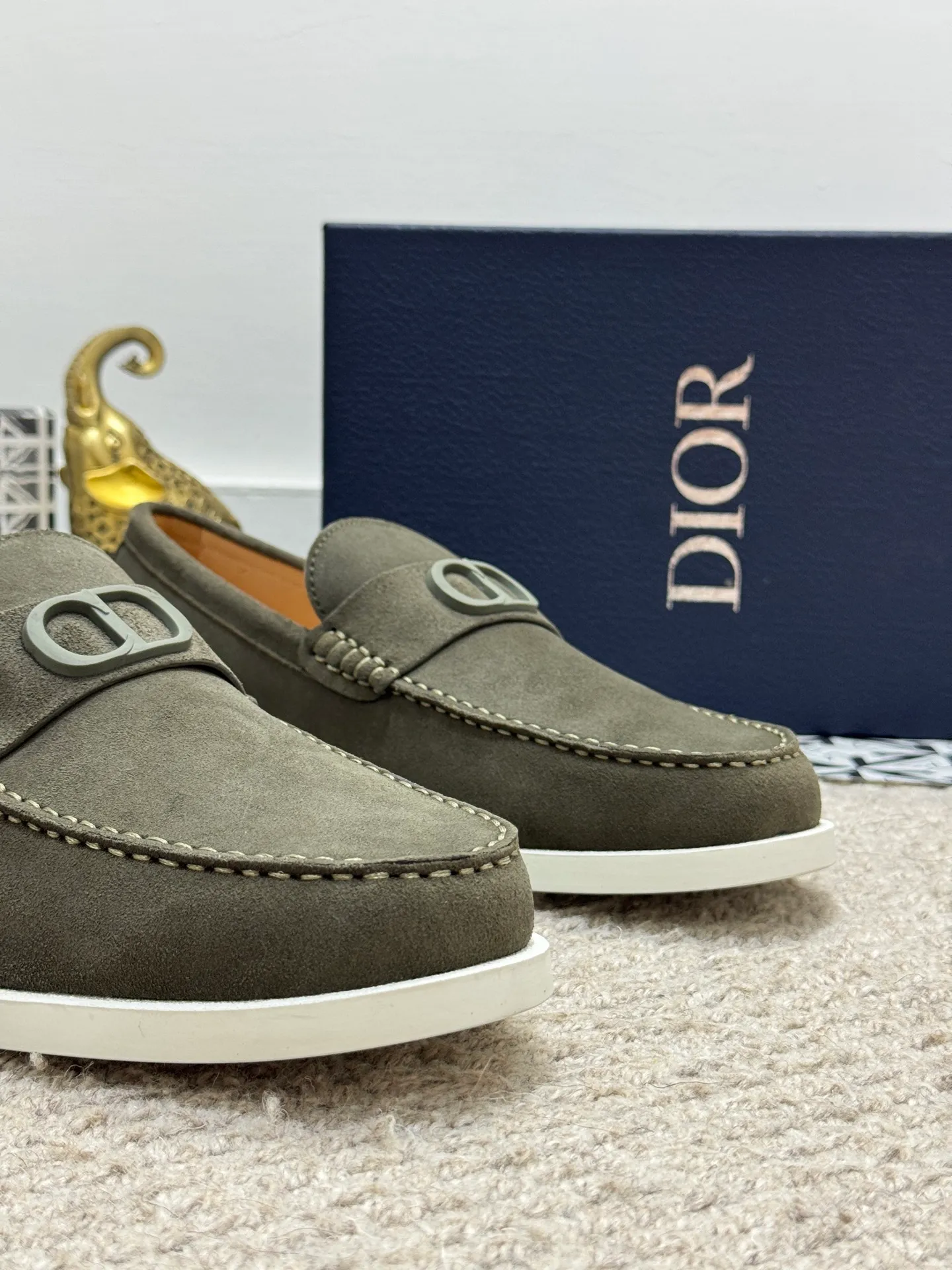 Men's men's shoes 💰480 [New style] 🍺🍺Dior men's casual shoes - a high version of the original one-to-one replica. It is a casual dress shoe. Crafted from luxuriously soft navy suede❤️‍🔥Cow leather lining💘Oblique printed panels on the upper. The lightweight white rubber sole adds sophistication, with an Oblique pattern engraved on the outsole and branding on the back. Size: 38-44 (45, 46 customized